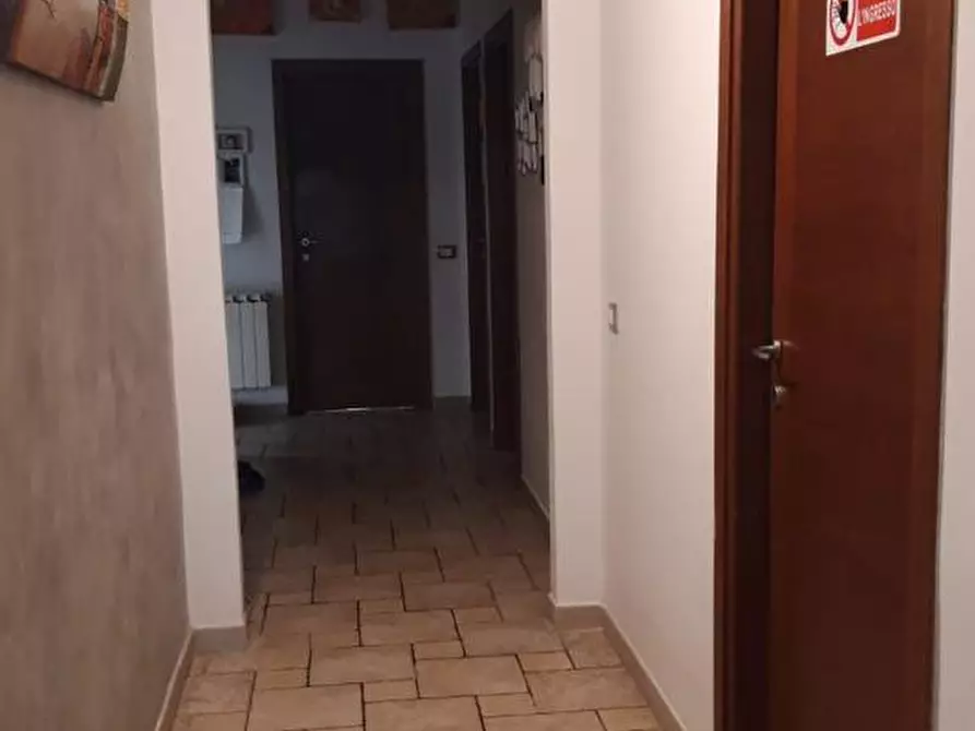 Immagine 18 di Appartamento in vendita  a Siena