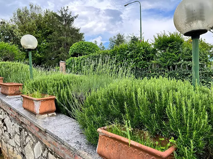 Immagine 21 di Appartamento in vendita  a Siena