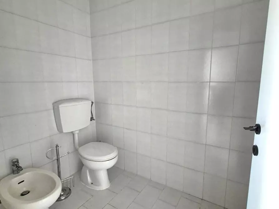 Immagine 14 di Ufficio in affitto  a Castelfranco Di Sotto