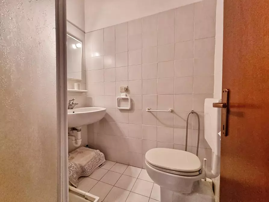 Immagine 23 di Appartamento in vendita  a Massa