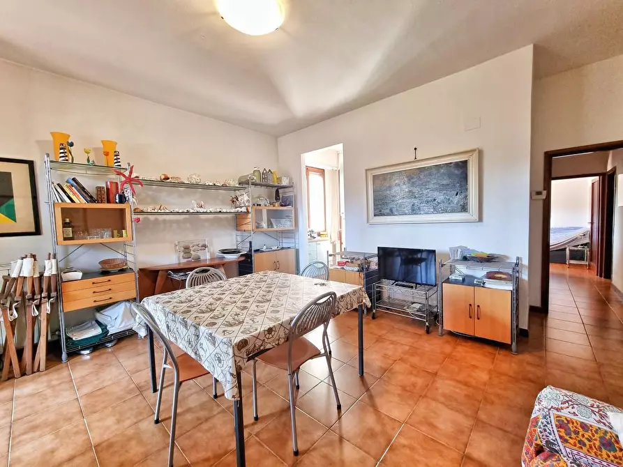 Immagine 3 di Appartamento in vendita  a Massa