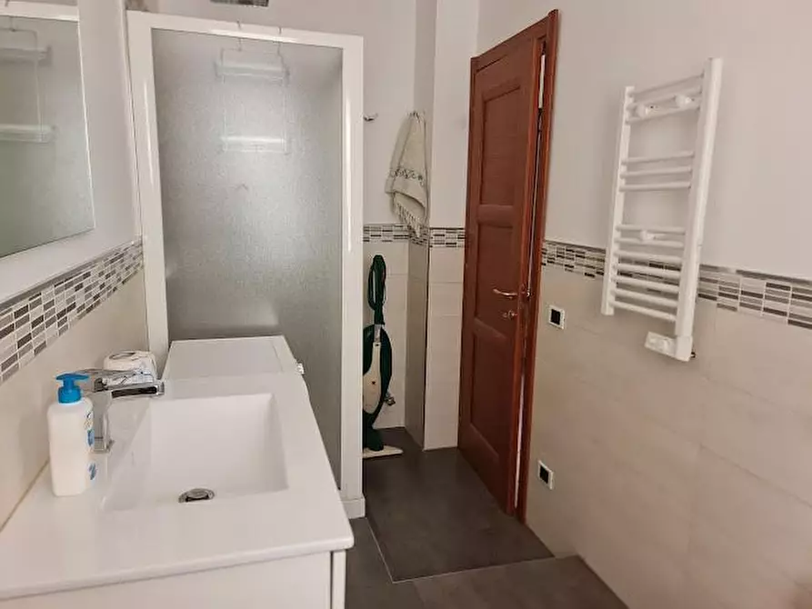 Immagine 17 di Appartamento in vendita  a Carrara