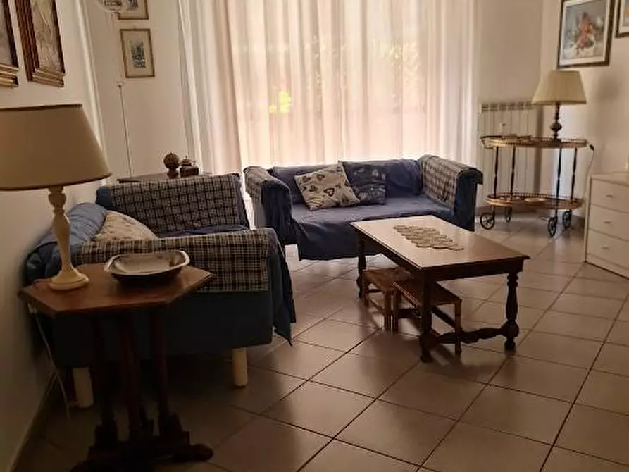 Immagine 2 di Appartamento in vendita  a Carrara