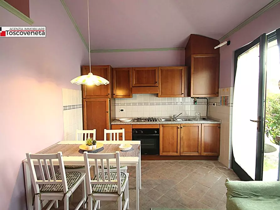 Immagine 2 di Villetta a schiera in vendita  a Lucca