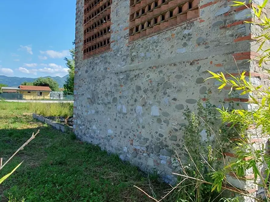 Immagine 10 di Rustico / casale in vendita  a Capannori