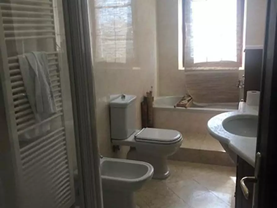 Immagine 8 di Casa bifamiliare in affitto  a Sarzana