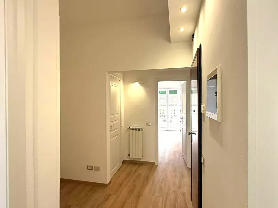 Immagine 12 di Appartamento in vendita  a Viareggio