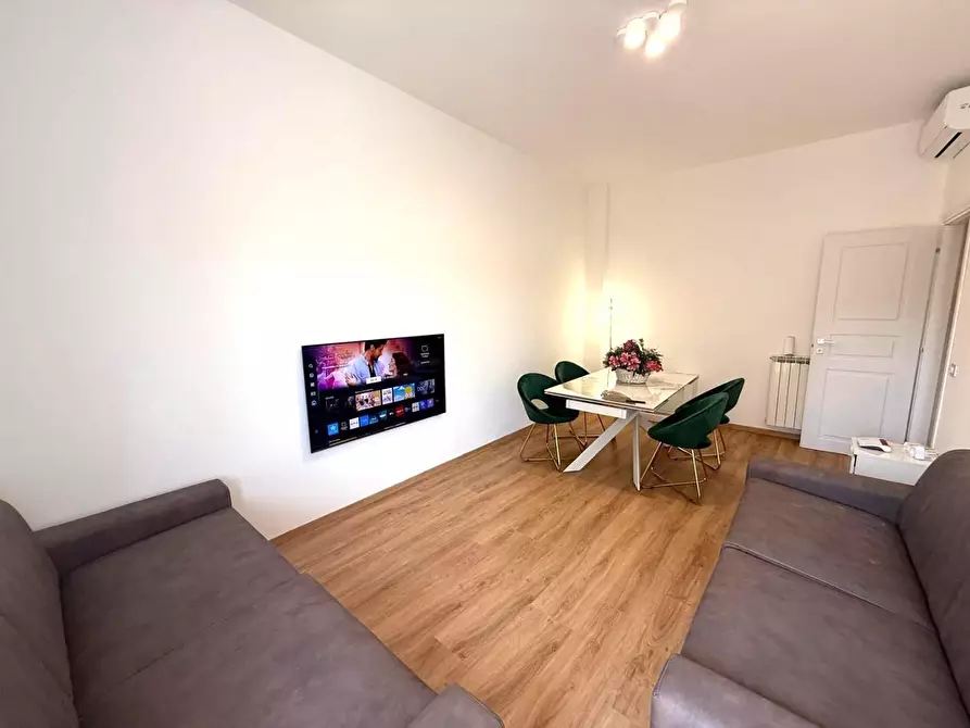 Immagine 2 di Appartamento in vendita  a Viareggio