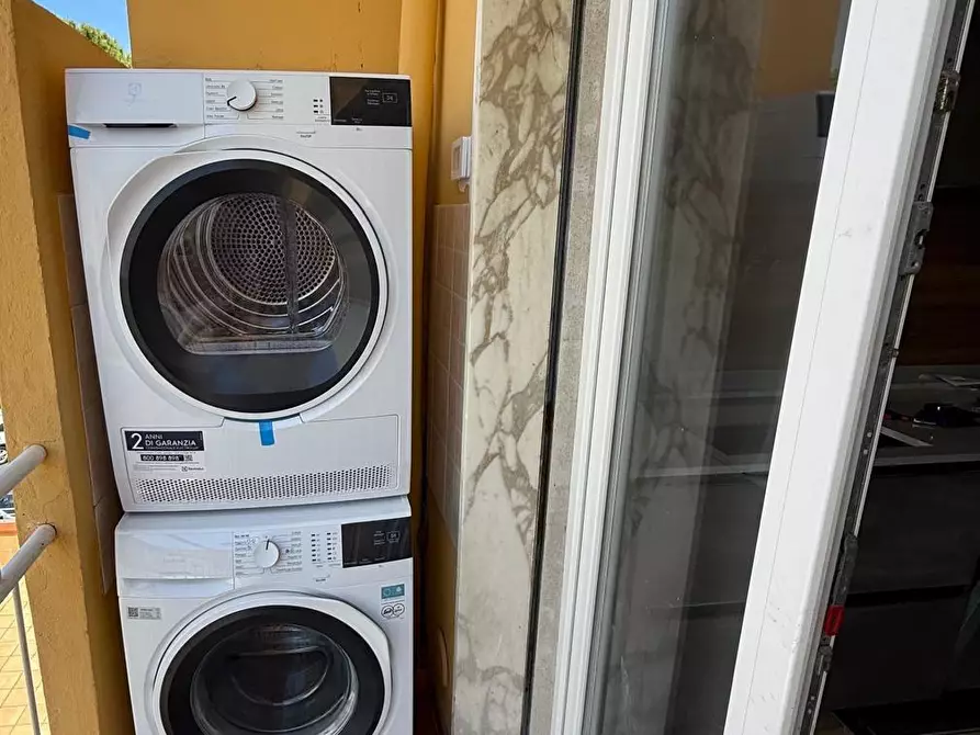 Immagine 21 di Appartamento in vendita  a Viareggio