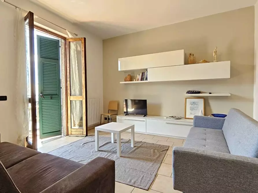 Immagine 1 di Appartamento in vendita  a Massa