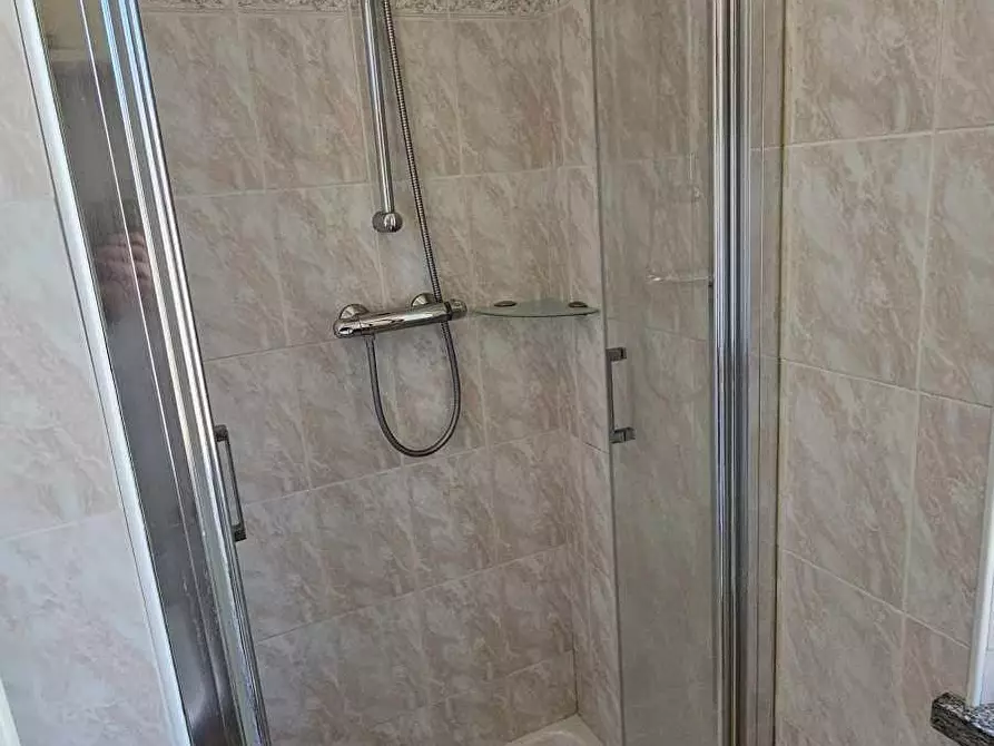 Immagine 11 di Appartamento in vendita  a Massa