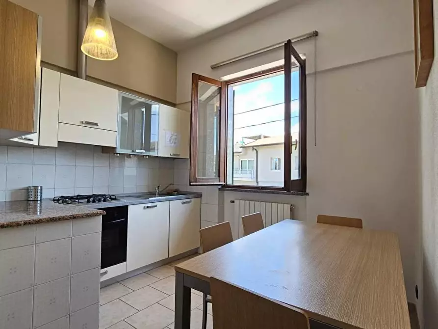 Immagine 4 di Appartamento in vendita  a Massa