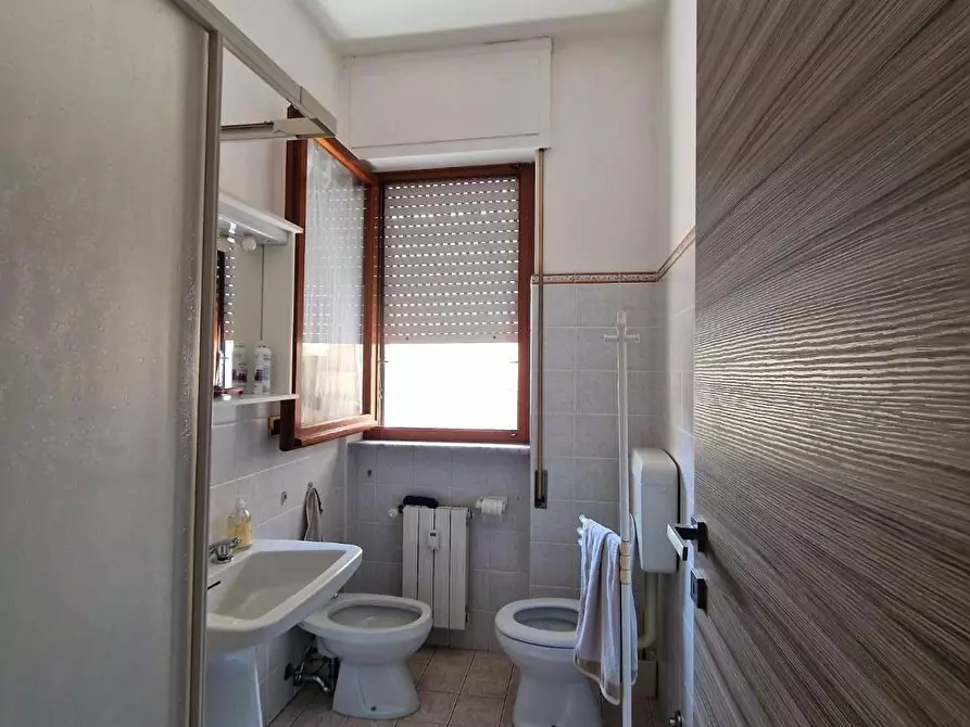 Immagine 4 di Appartamento in vendita  a Carrara