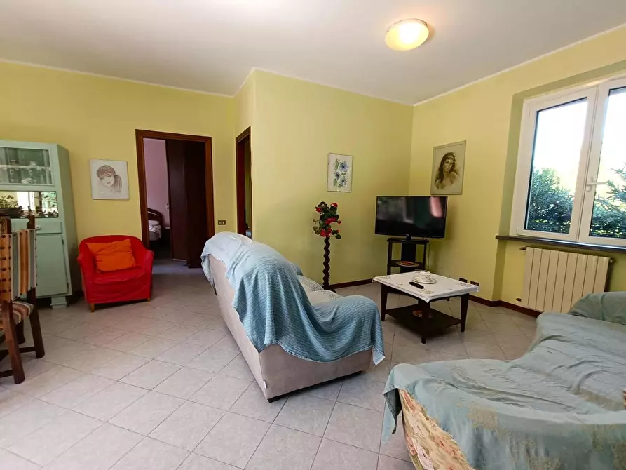 Immagine 18 di Casa indipendente in vendita  a Massa