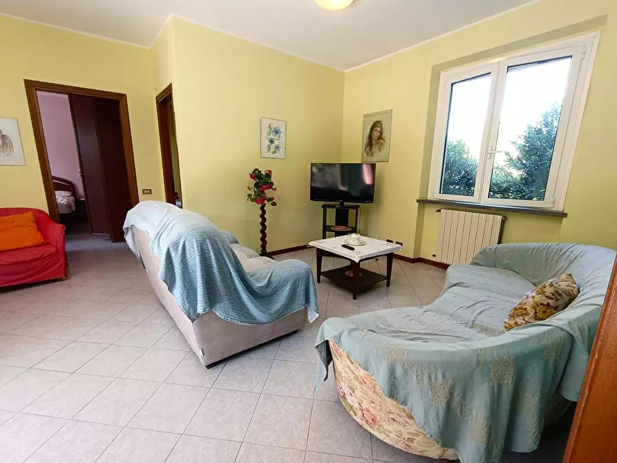 Immagine 13 di Casa indipendente in vendita  a Massa