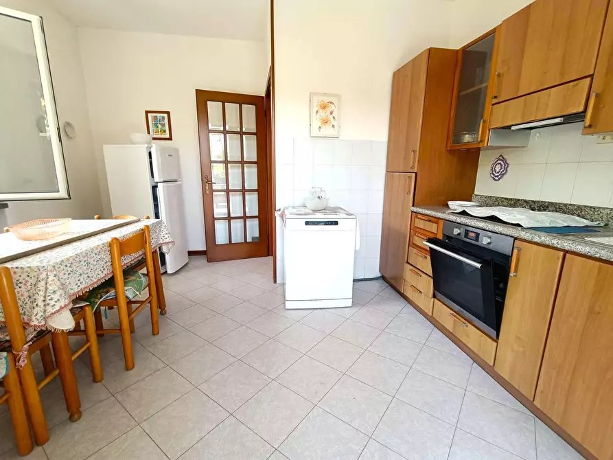 Immagine 19 di Casa indipendente in vendita  a Massa