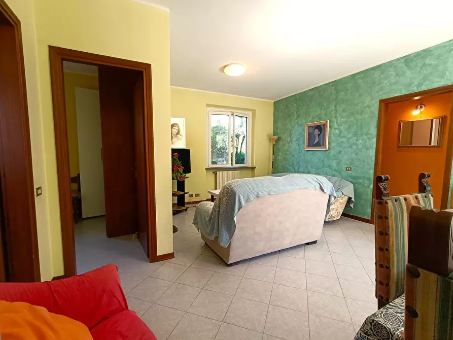 Immagine 15 di Casa indipendente in vendita  a Massa