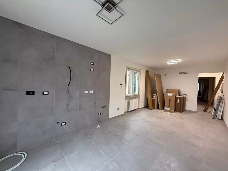 Immagine 12 di Appartamento in vendita  a Massa