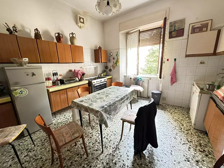 Immagine 9 di Appartamento in vendita  a Massa