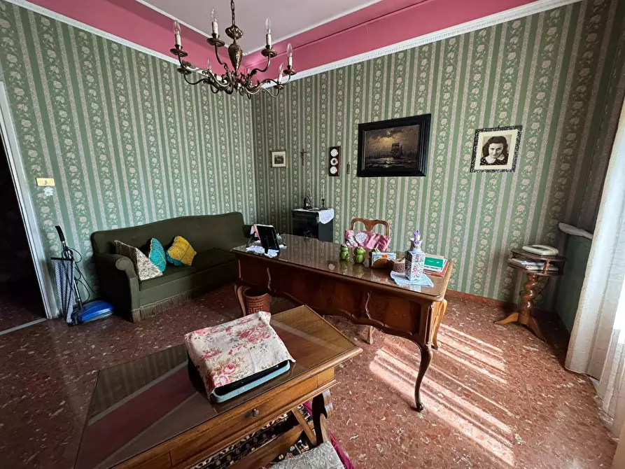 Immagine 3 di Appartamento in vendita  a Massa