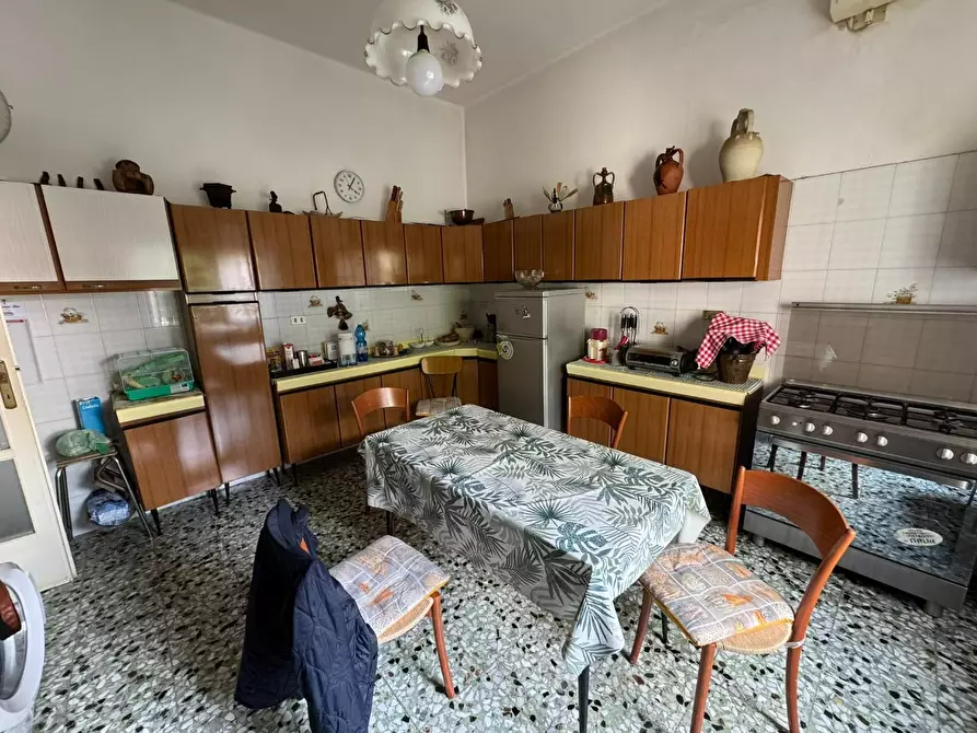 Immagine 10 di Appartamento in vendita  a Massa