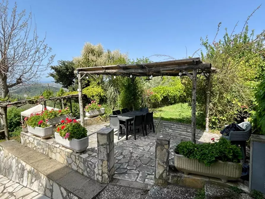 Immagine 51 di Villa in vendita  a Massarosa