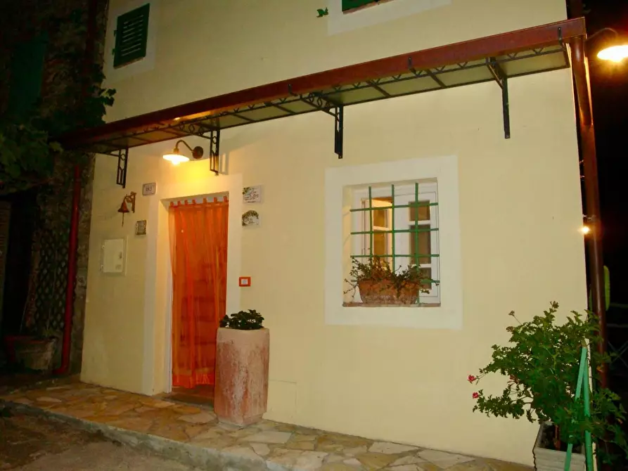 Immagine 48 di Villa in vendita  a Massarosa