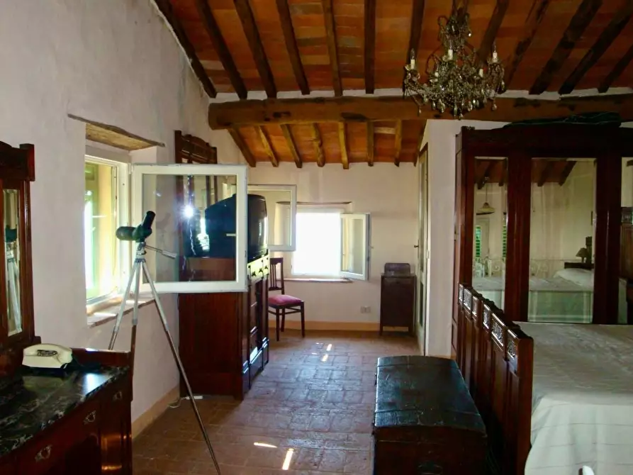 Immagine 21 di Villa in vendita  a Massarosa