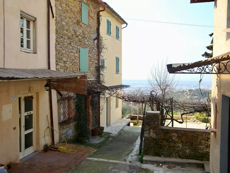 Immagine 40 di Villa in vendita  a Massarosa