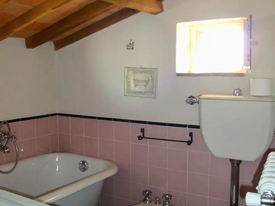 Immagine 18 di Villa in vendita  a Massarosa