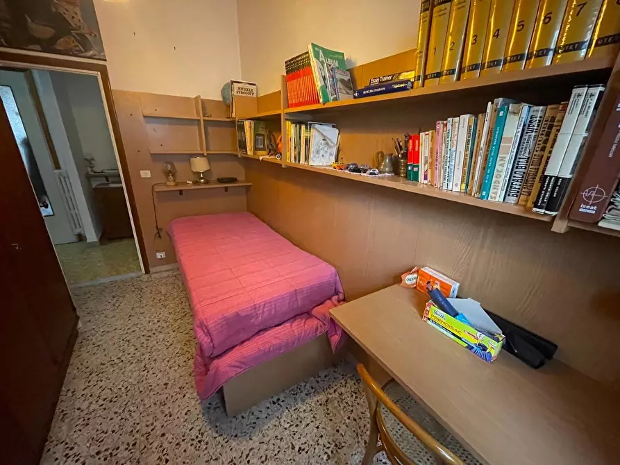 Immagine 23 di Appartamento in vendita  a Siena