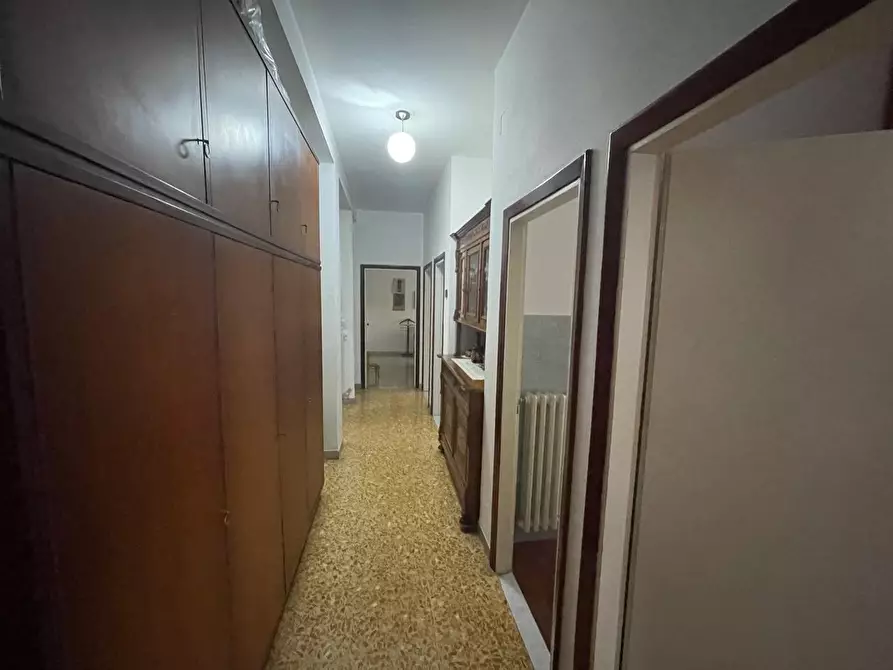 Immagine 38 di Appartamento in vendita  a Siena
