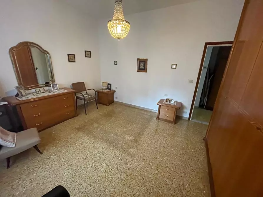 Immagine 36 di Appartamento in vendita  a Siena