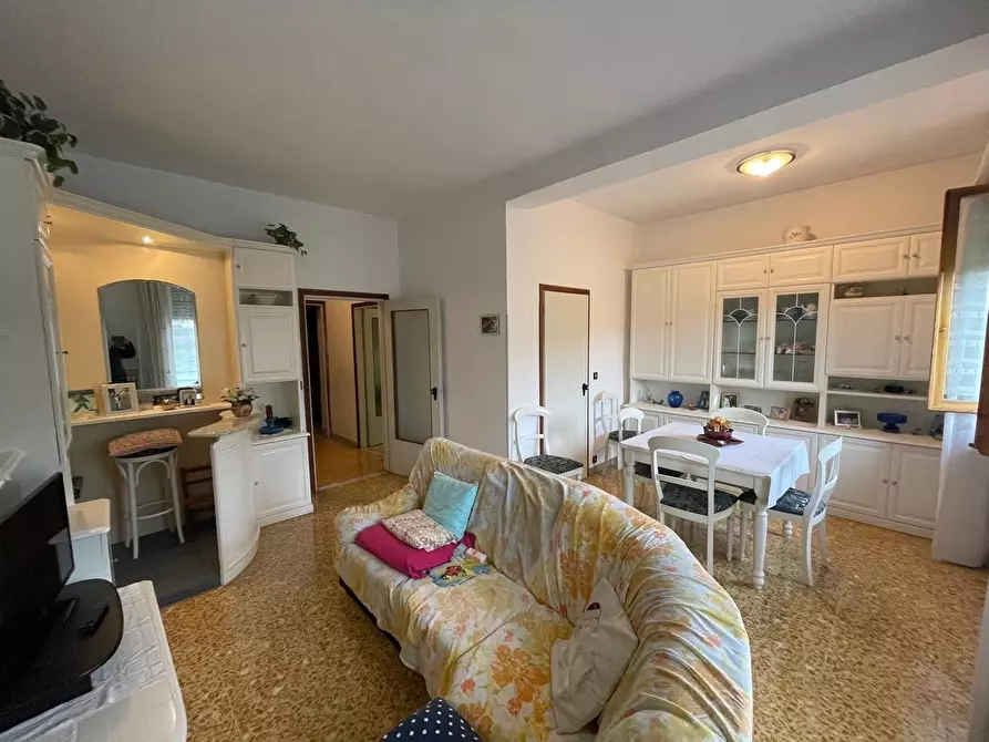 Immagine 4 di Appartamento in vendita  a Siena