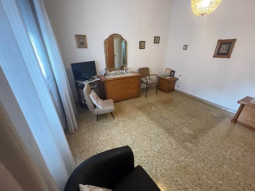 Immagine 37 di Appartamento in vendita  a Siena