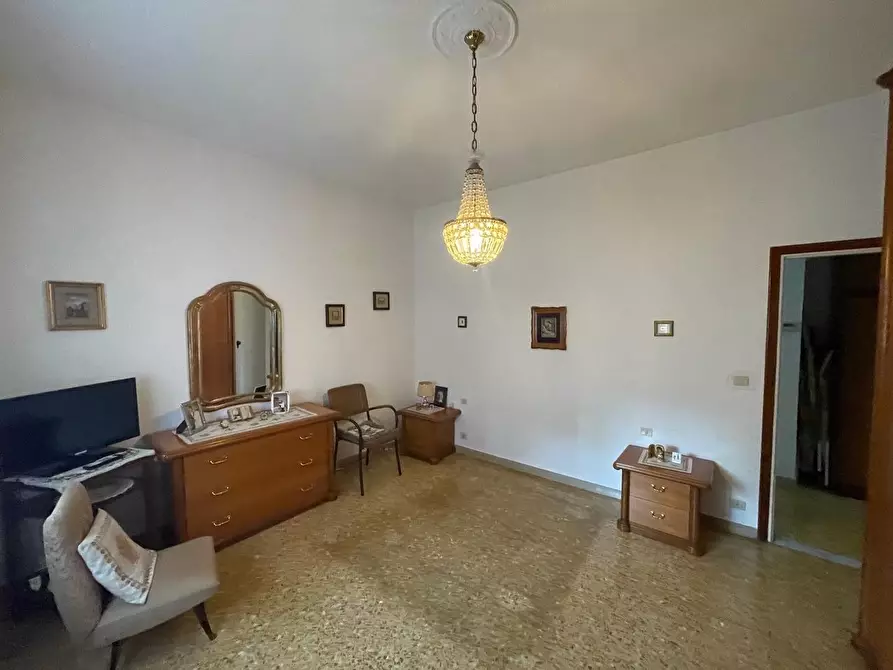 Immagine 35 di Appartamento in vendita  a Siena