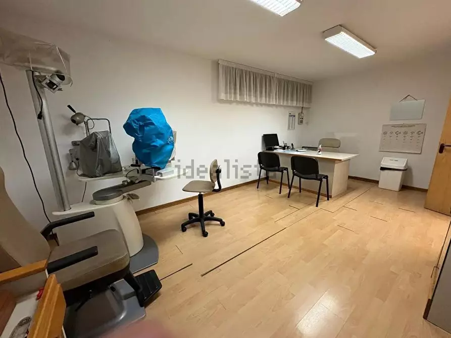 Immagine 12 di Palazzo in vendita  a Viareggio