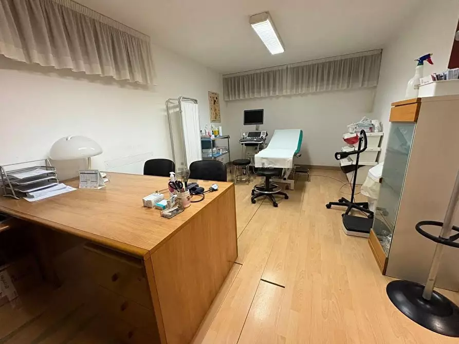 Immagine 14 di Palazzo in vendita  a Viareggio