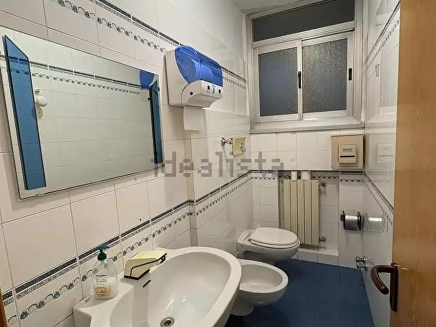 Immagine 5 di Palazzo in vendita  a Viareggio