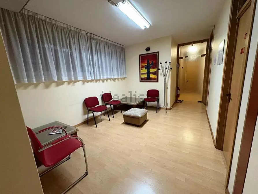 Immagine 6 di Palazzo in vendita  a Viareggio