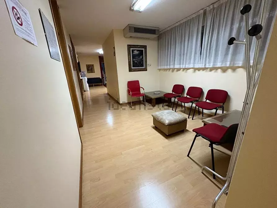 Immagine 7 di Palazzo in vendita  a Viareggio