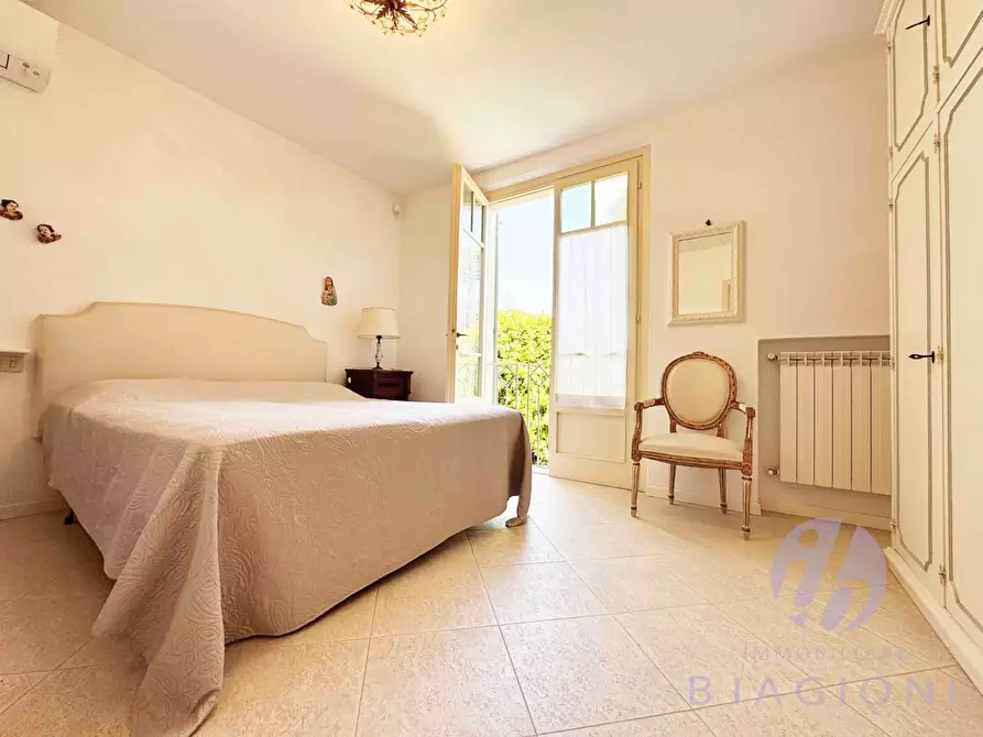 Immagine 12 di Casa bifamiliare in vendita  a Pietrasanta