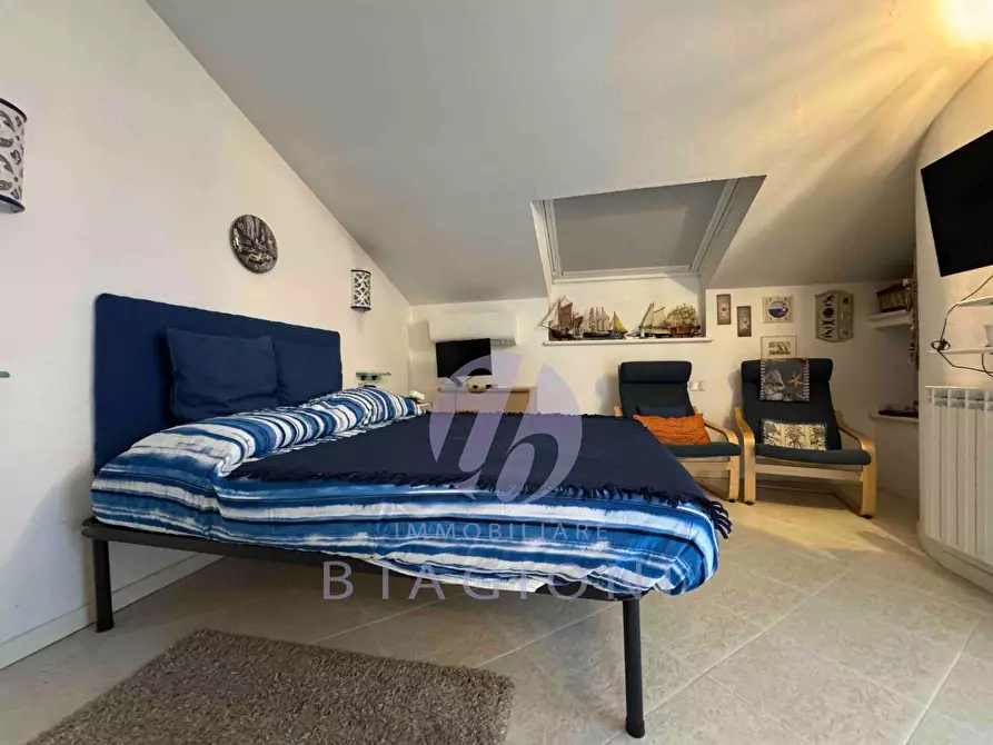 Immagine 27 di Casa bifamiliare in vendita  a Pietrasanta