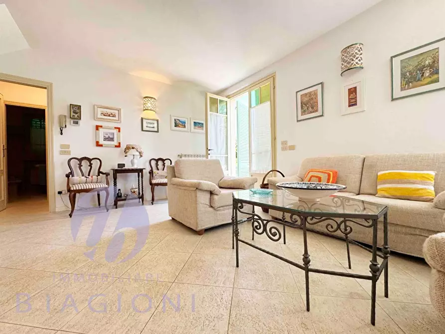 Immagine 5 di Casa bifamiliare in vendita  a Pietrasanta