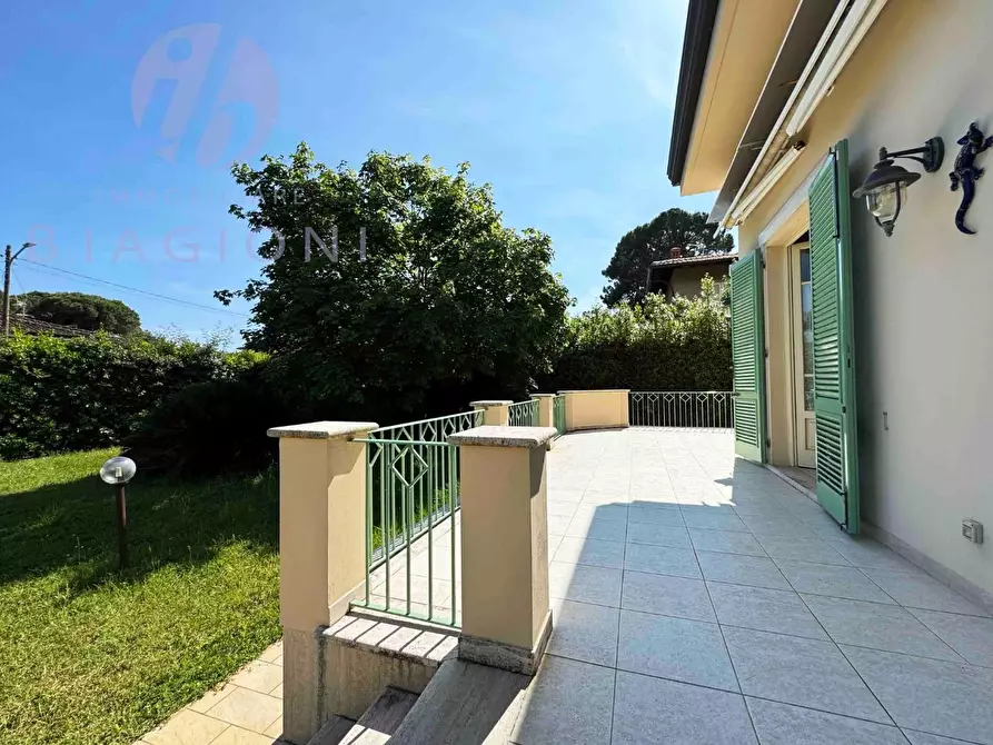 Immagine 6 di Casa bifamiliare in vendita  a Pietrasanta