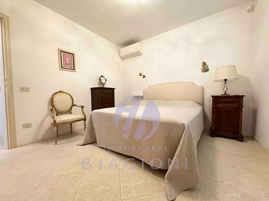 Immagine 11 di Casa bifamiliare in vendita  a Pietrasanta