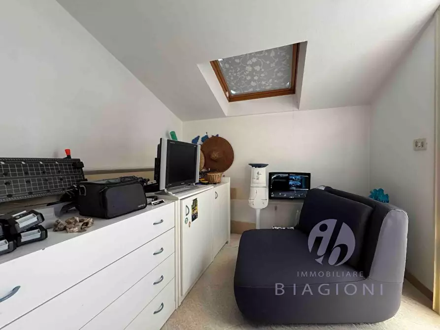 Immagine 22 di Casa bifamiliare in vendita  a Pietrasanta