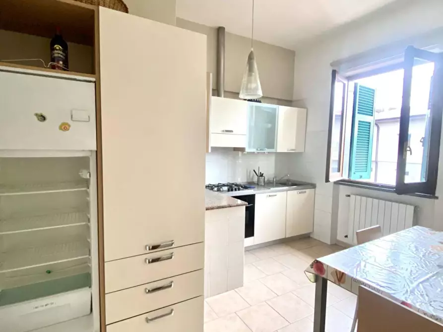 Immagine 2 di Appartamento in vendita  a Massa