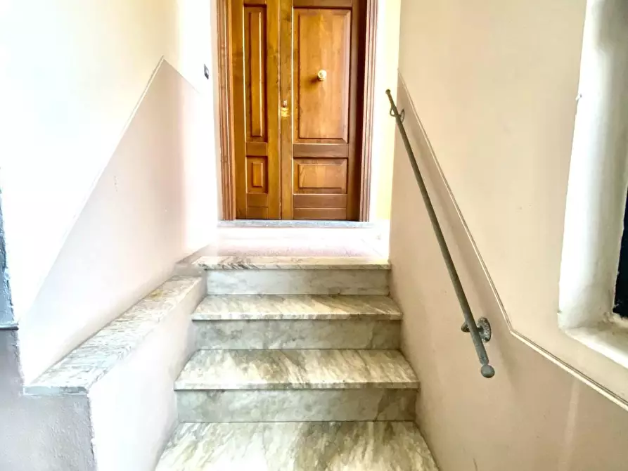 Immagine 11 di Appartamento in vendita  a Massa