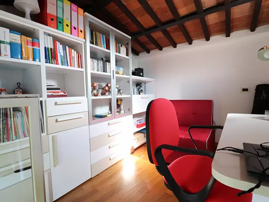 Immagine 38 di Appartamento in vendita  a Siena